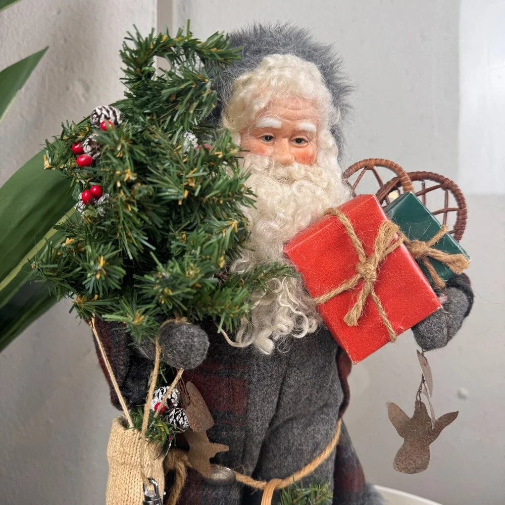 Vintage Handcrafted Rustic Woodland Santa Figurine Xmas Plaid Faux Fur Trim 16